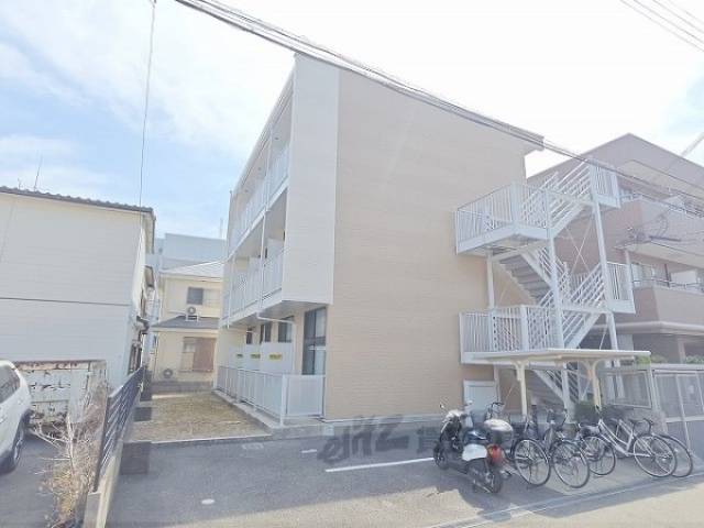レオパレスアルカイック外観写真2