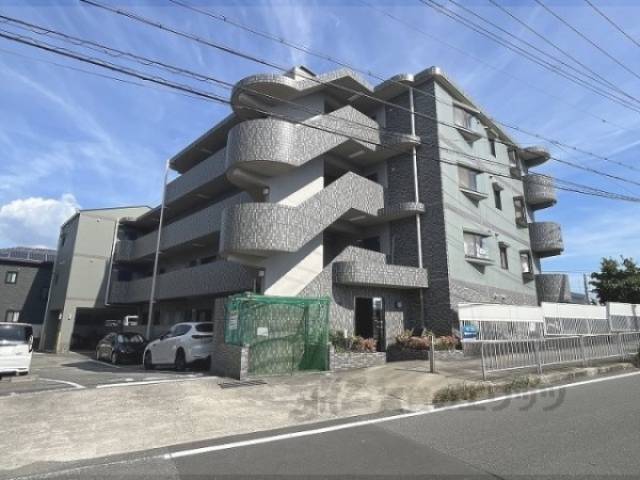 ファミール昆陽池公園外観写真1