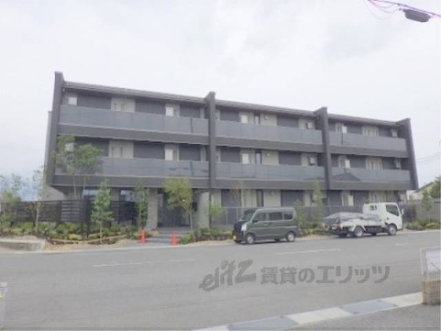 シャーメゾン守山外観写真2