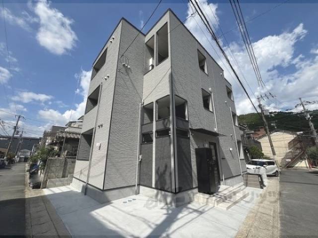 四ノ宮レジデンス外観写真1