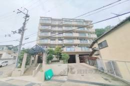 ネオハイツ富雄外観写真