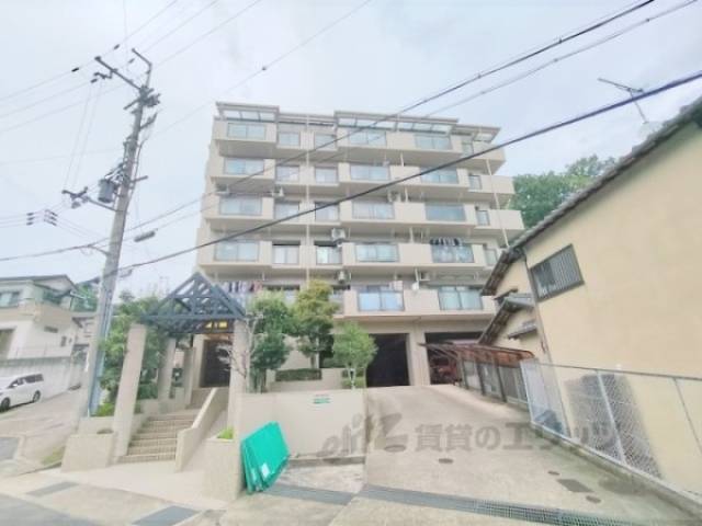 ネオハイツ富雄外観写真1