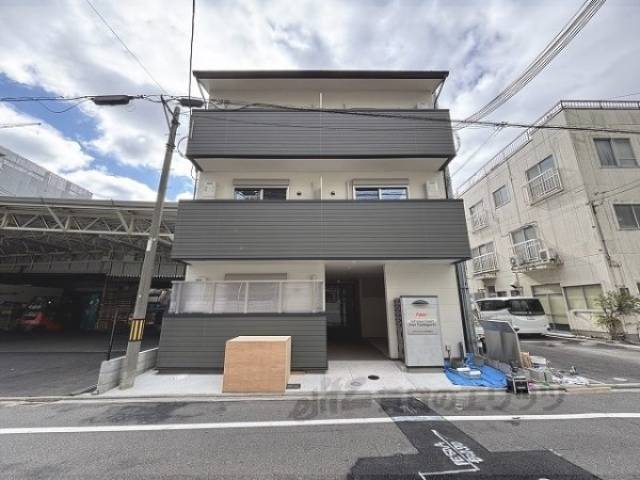 アドバンスコート五条丹波口外観写真1