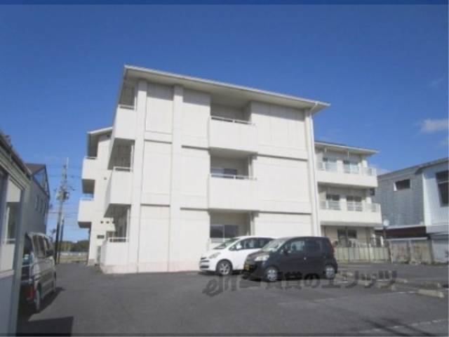 ファミーユKEN外観写真1