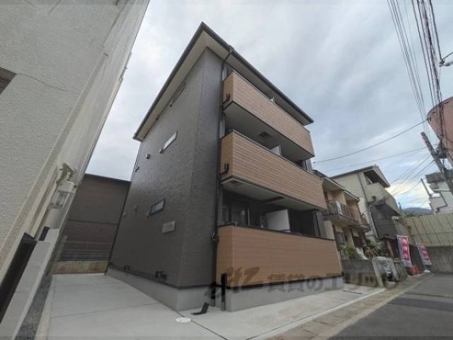コンプレト醍醐外観写真2