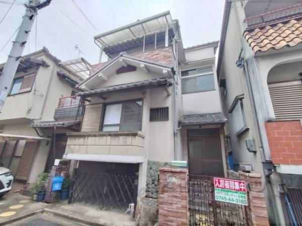 175776の外観写真