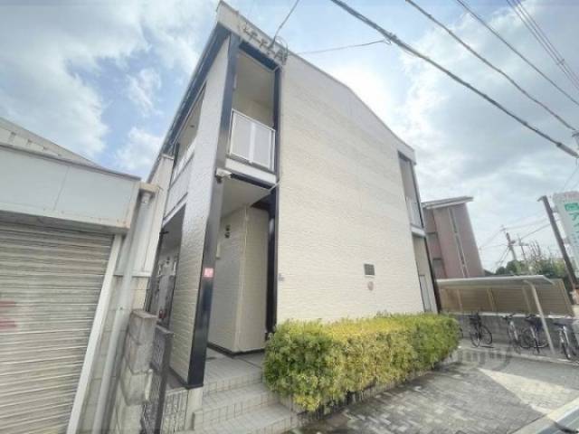 レオパレス三葉外観写真1