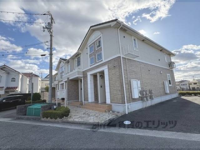 エレガンシア外観写真3