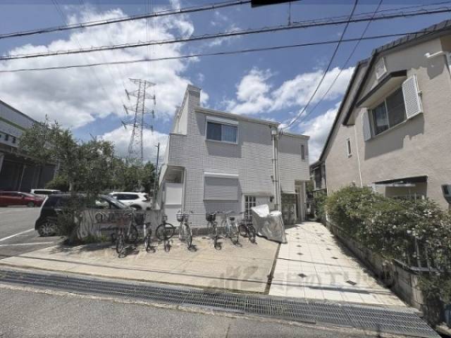 ＯＮＬＹＯＮＥ宝塚外観写真1