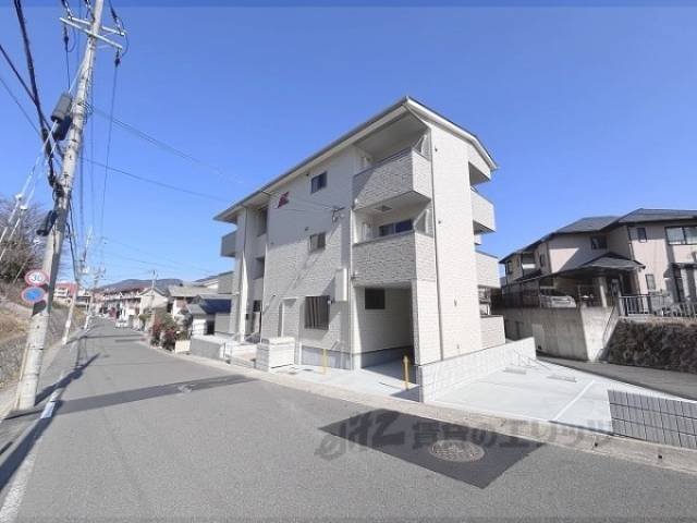 フラッツ六地蔵外観写真3