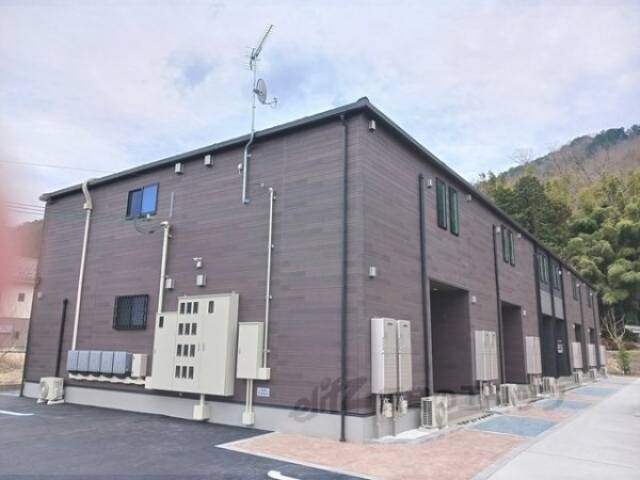 ゼファー・ガーデン外観写真1