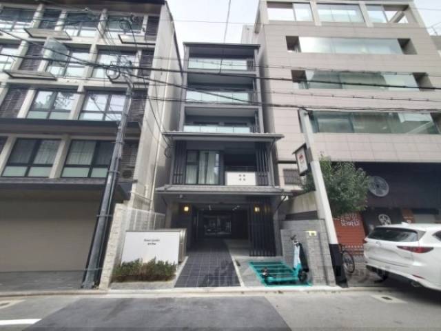 ＦｏｒｅｓｔＧａｒｄｅｎ室町御池外観写真1