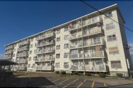 伊丹池尻団地1号棟外観写真