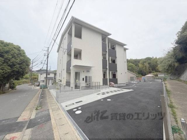 ジーメゾン小栗栖クレフィエ外観写真1