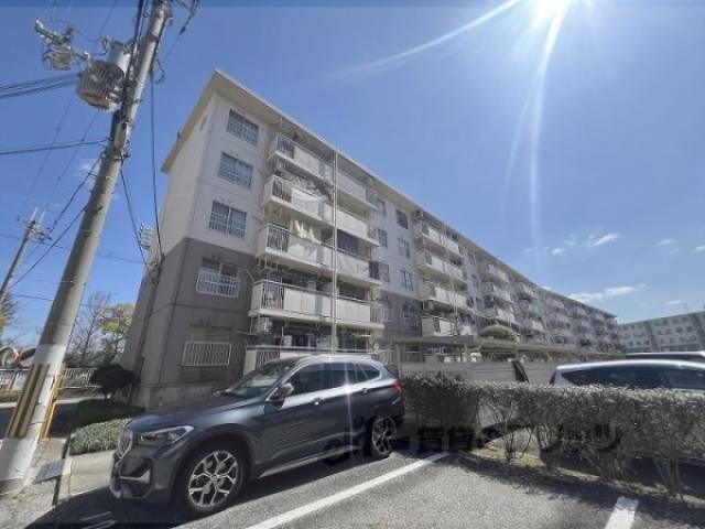 伊丹鴻池第4団地４号棟外観写真2