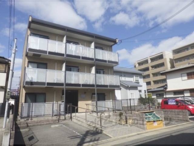 レオパレスターク外観写真2