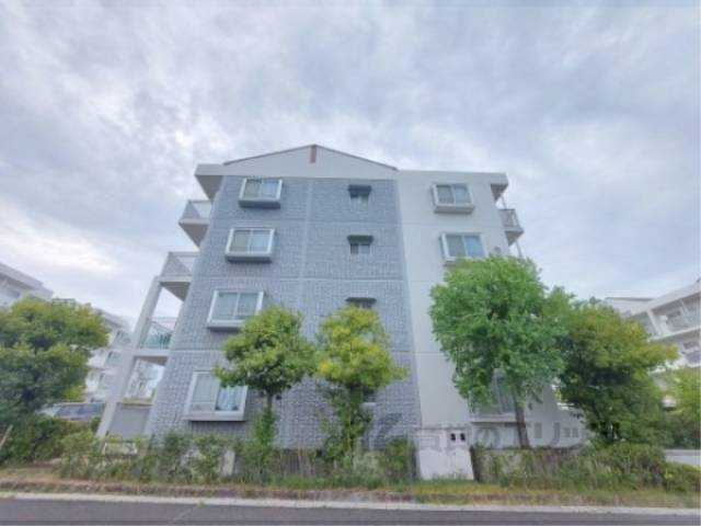 梅美台団地2号棟外観写真2