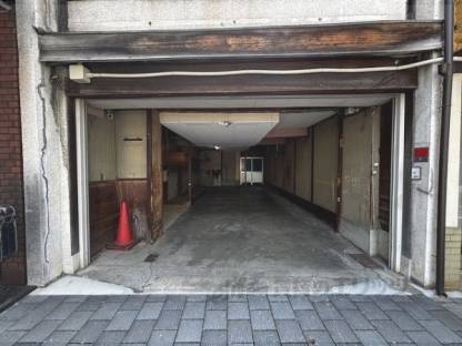 秋野々町店舗ガレージ外観写真2