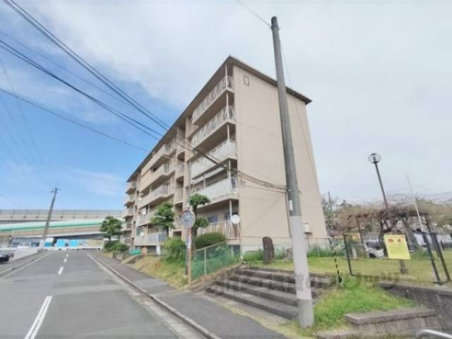 フラワリータウン生駒D棟外観写真2