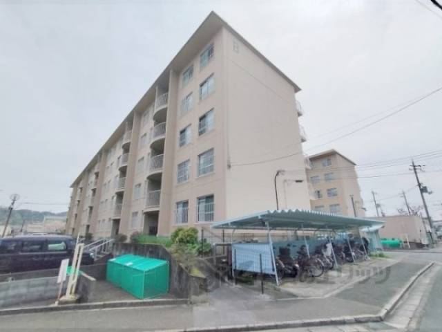 フラワリータウン生駒Ｂ棟外観写真2