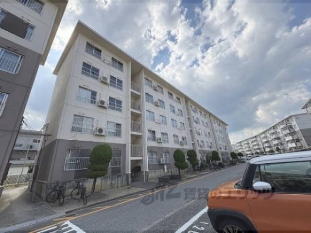 伊丹鴻池第4団地6号棟外観写真2