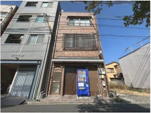十条駅より徒歩5分 築39年7ヶ月 3階建の賃貸物件
