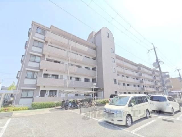 ウエストフィールド外観写真1