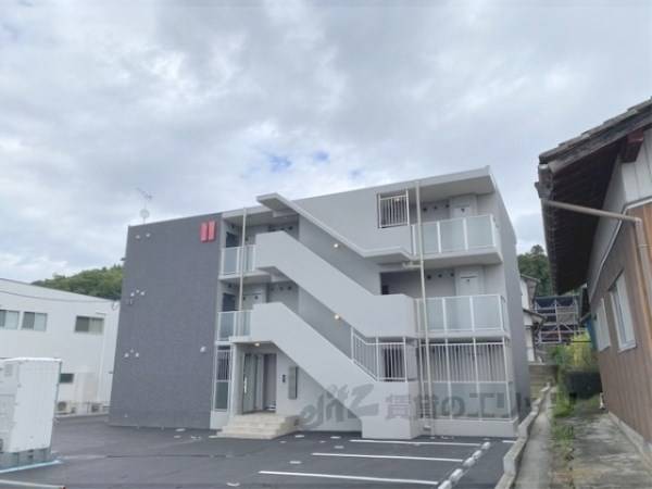 182713の外観写真