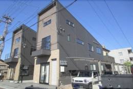 LAスクエアWEST1号館外観写真