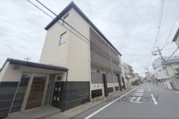 サクシード深草３外観写真