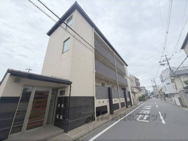 サクシード深草３外観写真1