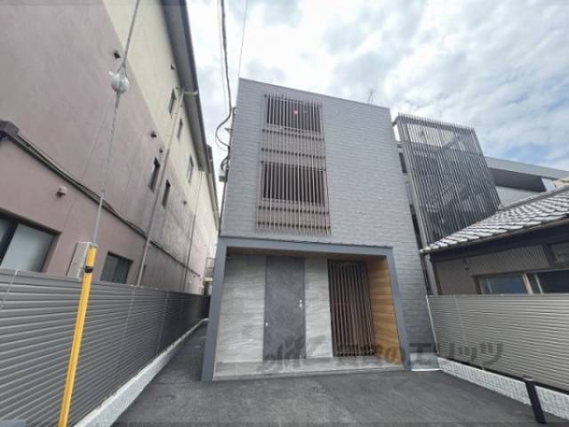 ＡＲＴ　ＣＯＵＲＴ外観写真1