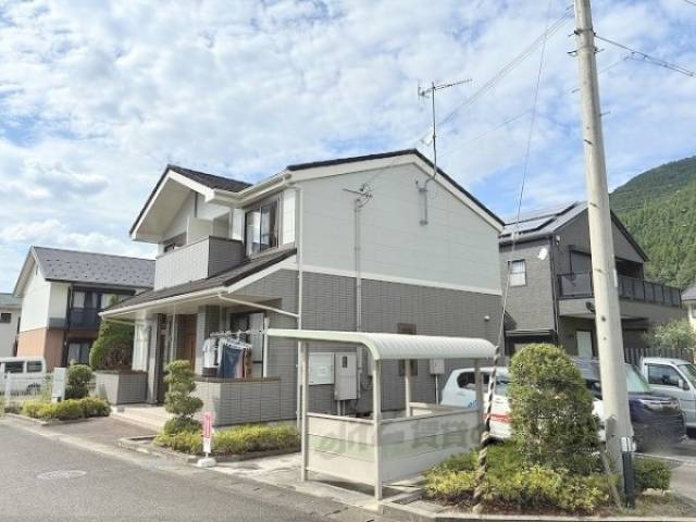 ホワイトピジョン外観写真1