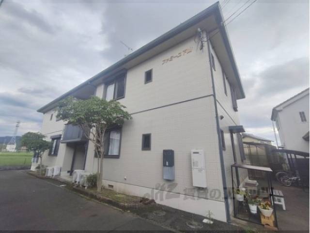 ファミーユ下山外観写真2