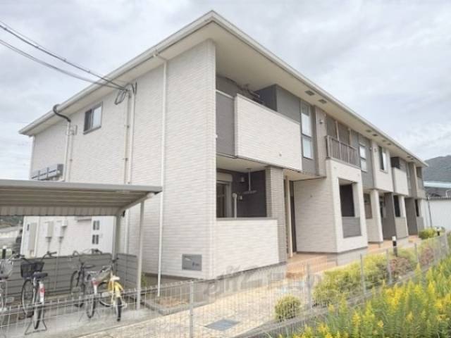 カーサ　レイナ　外観写真3