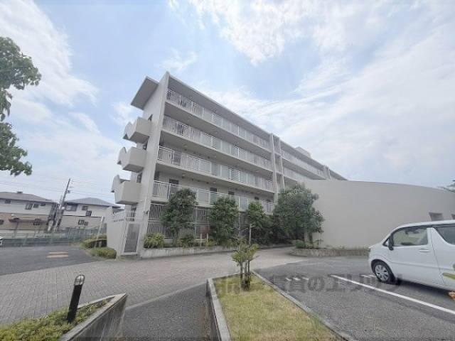 アーバンエース松井山手パル寮棟外観写真1