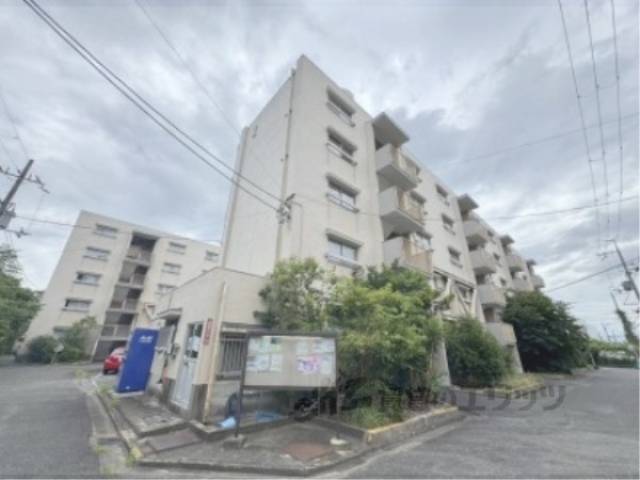ビレッジハウス招提２号棟外観写真1