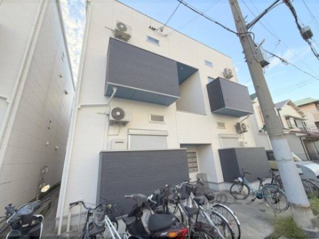 Ａｔｔｉｃ宝持外観写真3