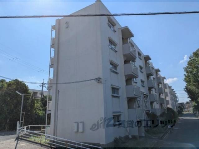 ビレッジハウス招提３号棟外観写真2