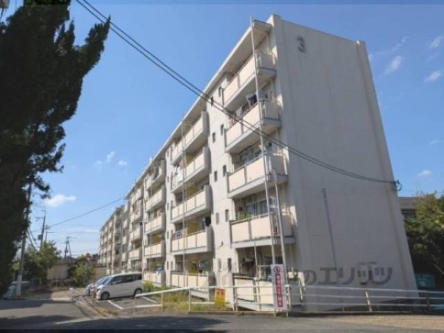 ビレッジハウス招提３号棟外観写真3