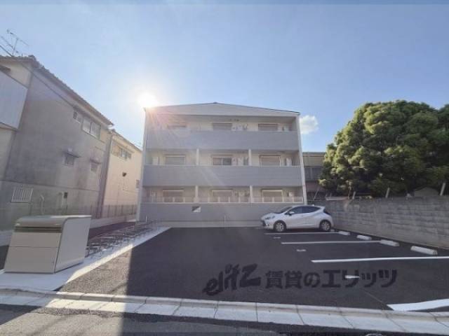 ロイヤルハイツ俊徳道外観写真1