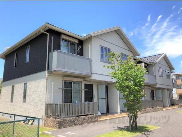 シャーメゾンフォンターナ外観写真1