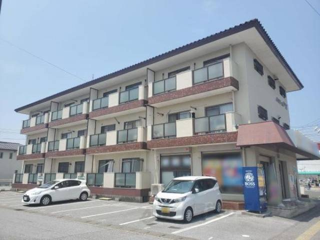 ルミエール戸賀外観写真1