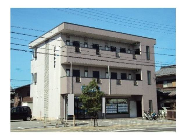 ロイヤル戸賀外観写真1