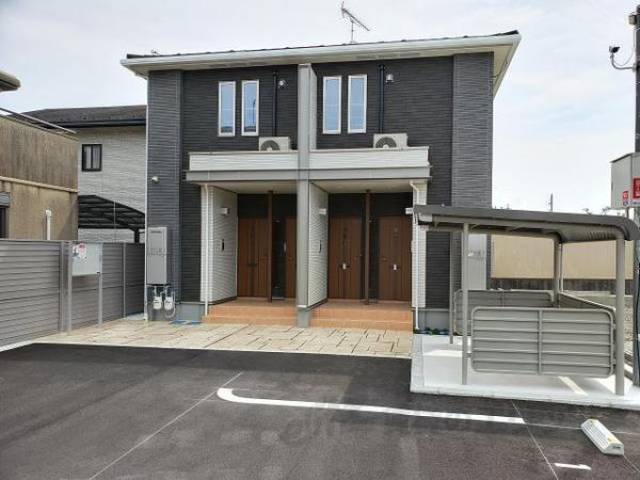 リス　ブロン外観写真2