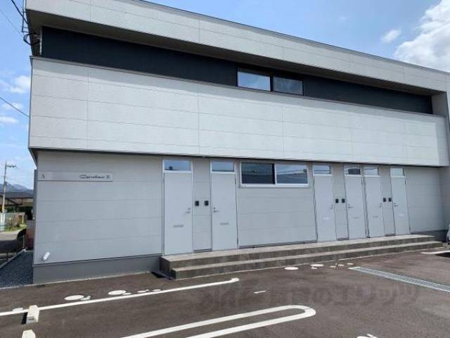 カルフールⅨA棟外観写真1