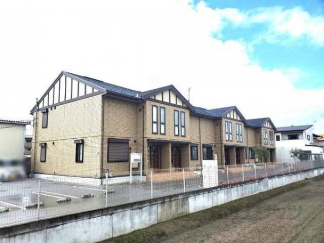 エルカーサ外観写真1