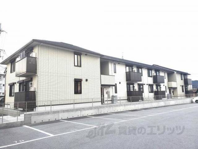 ロイヤルメゾンHYS外観写真1