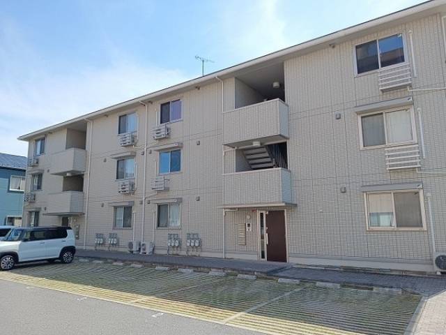 ヴィラ　シャルマン外観写真1