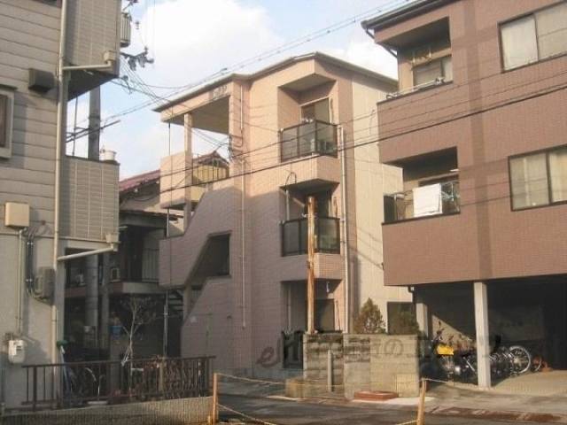 グロリアマンション外観写真1